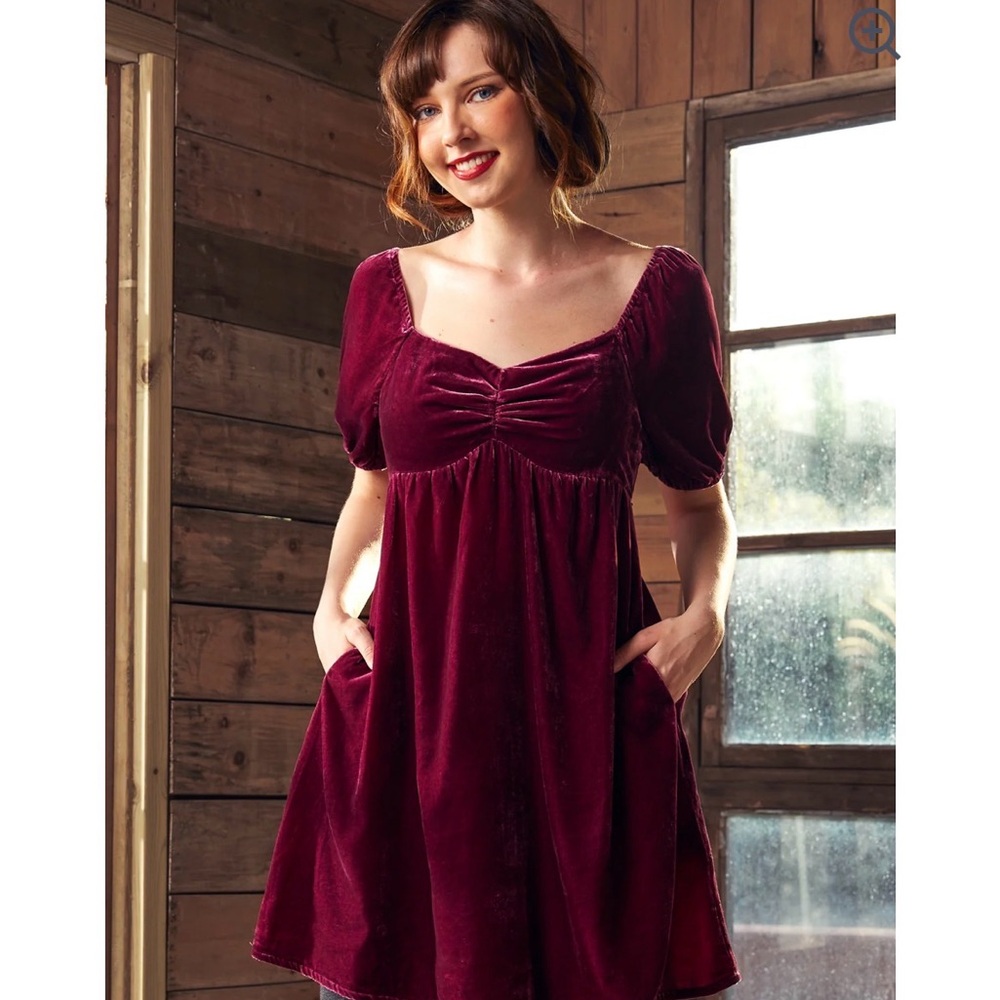 ModCloth “Who’s my sweetheart?” Velvet babydoll dress